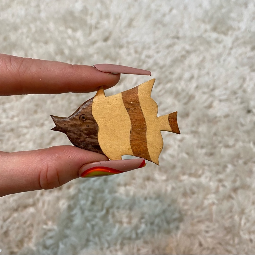 New! ☆ Balinese Handmade Fish Pin For Bags, Clothes, Etc.! - Picture 9 of 9
